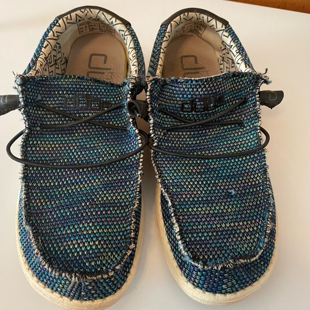 Hey Dudes size 8